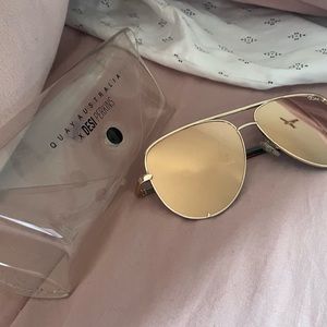 Rose gold Desi x Quay